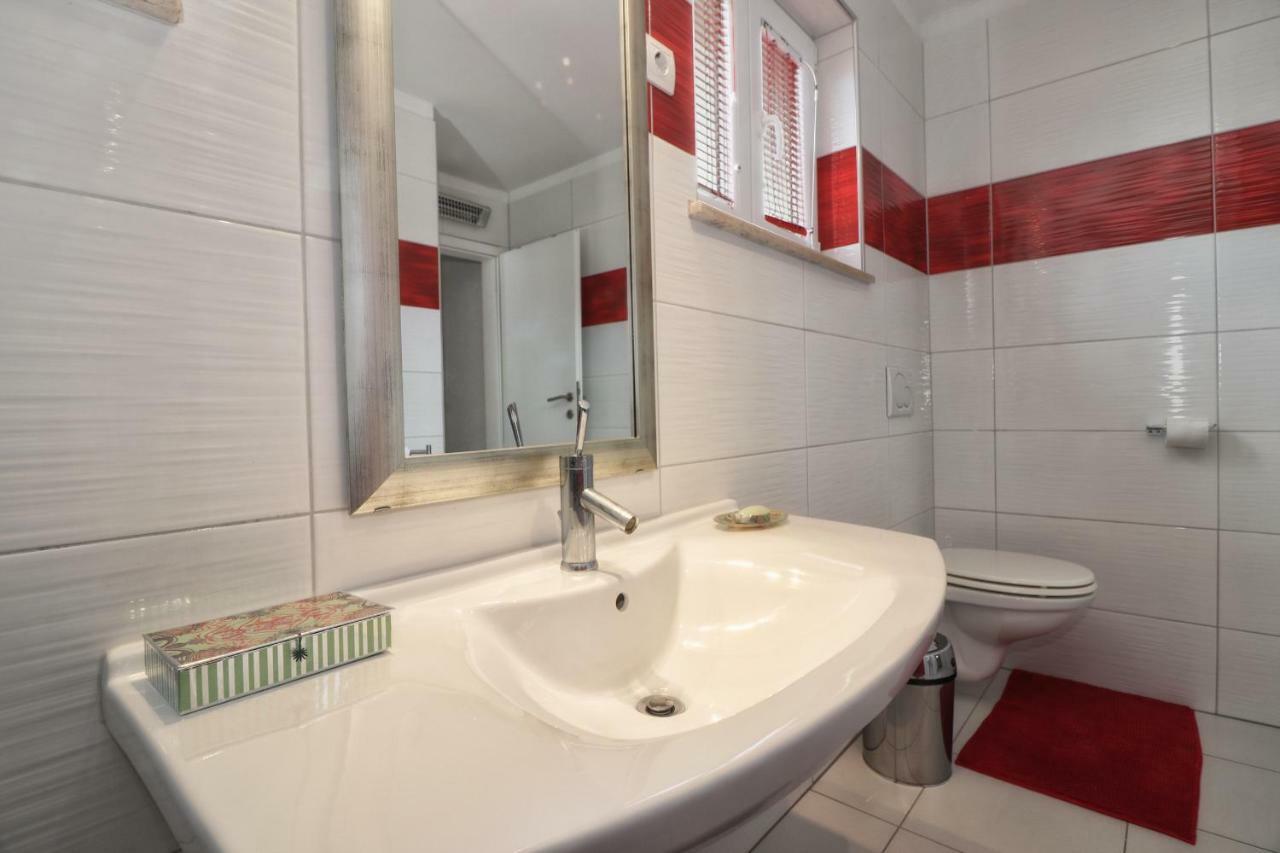 Apartments Link Rovinj Exterior photo